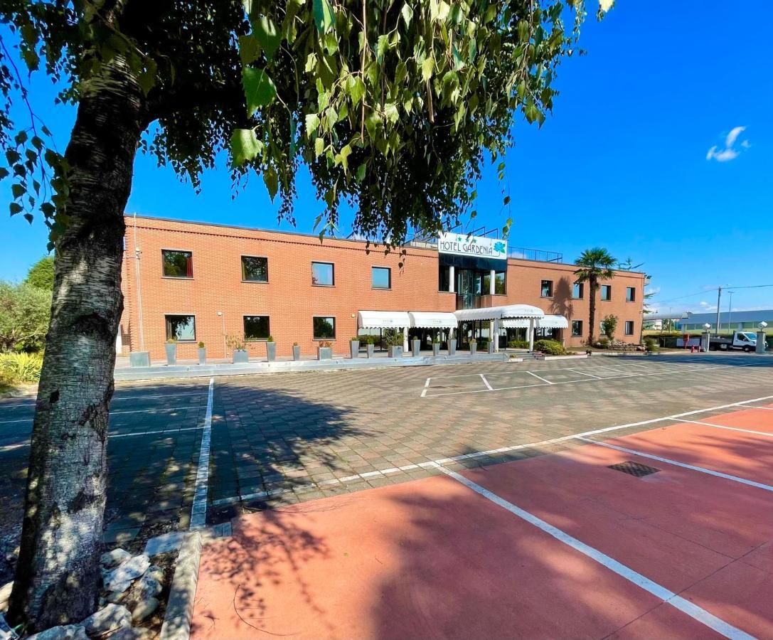 Hotel Gardenia Fiera Cermenate Zewnętrze zdjęcie