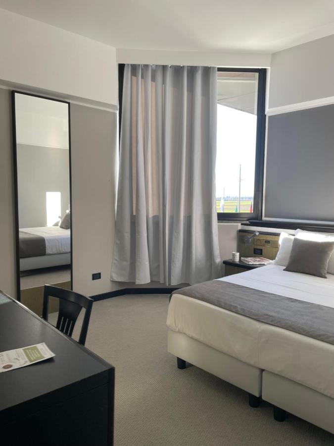 Hotel Gardenia Fiera Cermenate Zewnętrze zdjęcie